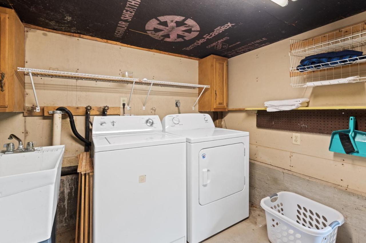 2 Bed 1 Bath Vacation Home In Whittier エクステリア 写真